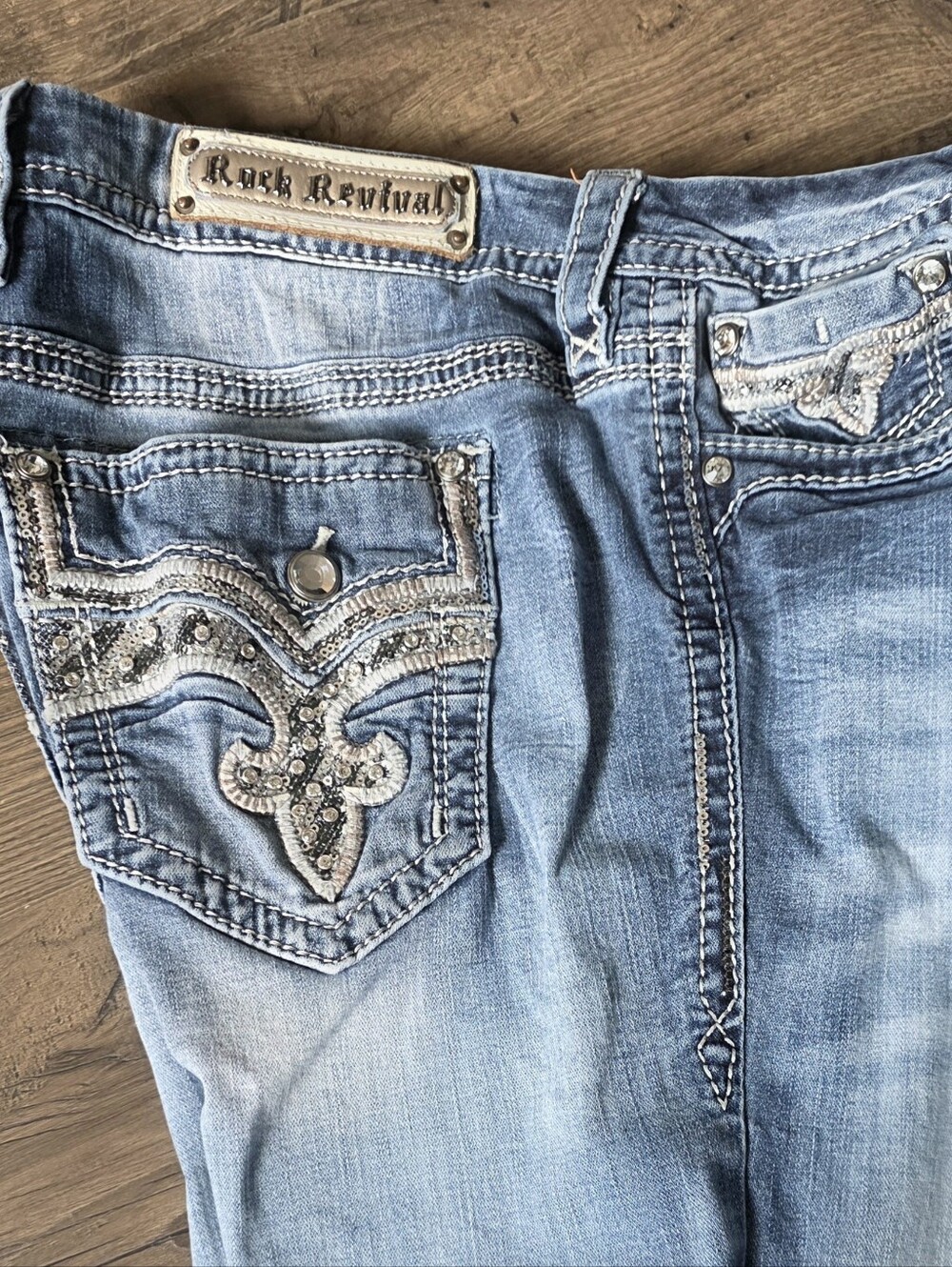 34×34 Rock Revival Light Wash Bootcut Jeans with Embellished Pockets - Picture 1 of 4